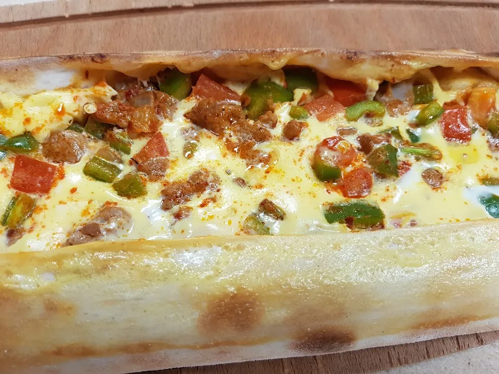 Pide Agneau Oeuf